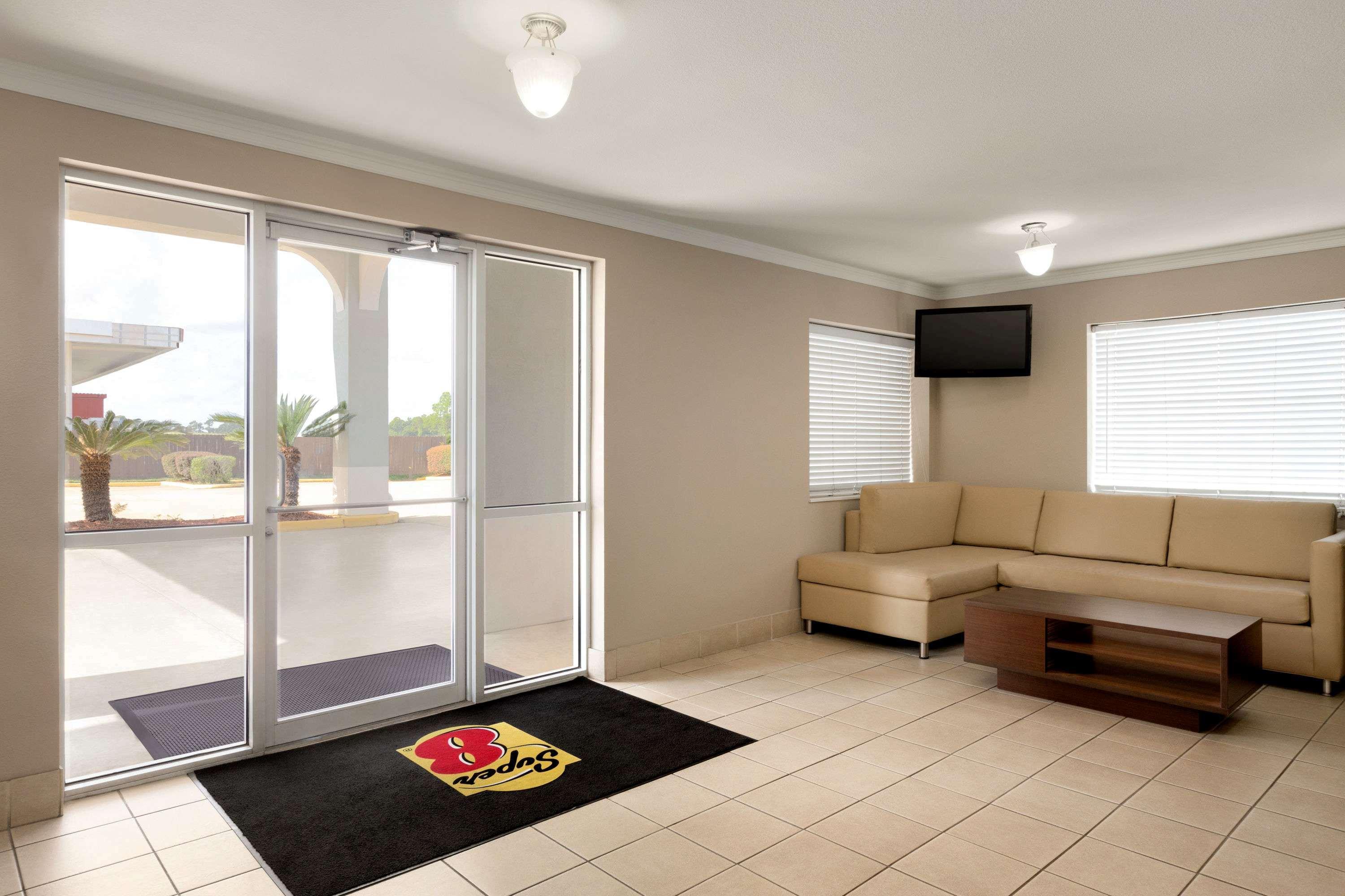 Super 8 By Wyndham Lake Charles Northeast Ngoại thất bức ảnh